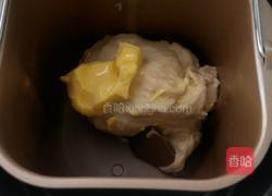 毛毛虫豆沙面包的做法图解2