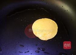 牛奶鸡蛋玉米饼的做法图解10