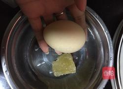 冰糖鸡蛋的做法图解1