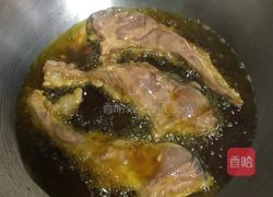 洋葱焖鱼的做法图解1