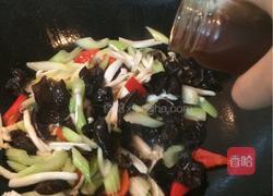 西芹炒木耳的做法图解7