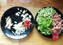 火腿肠炒毛豆米的做法图解5