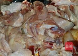 金针菜云耳蒸鸡的做法图解1