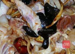 金针菜云耳蒸鸡的做法图解3