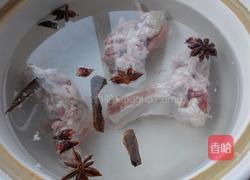 酸菜猪肉炖粉条的做法图解4