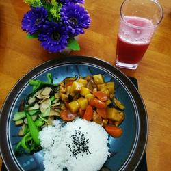 咖喱鸡块饭菜谱的做法[图]