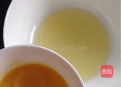 红丝绒杯子蛋糕的做法图解1