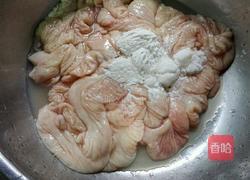 双椒炒大肠的做法图解1