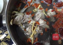 山药炖鸡汤的做法图解2