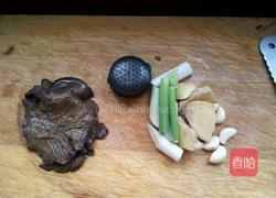 松茸牛肉汤的做法图解2