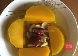 冰糖百合南瓜蒸的做法图解1