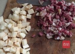 火腿洋芋焖饭的做法图解1