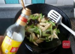 素炒腐竹芹菜的做法图解5
