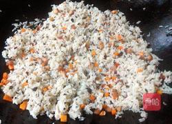 叉烧木耳炒饭的做法图解9
