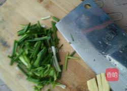 牛腩鲜鱿面的做法图解3