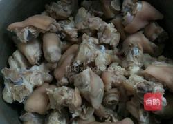 酱香猪蹄的做法图解1