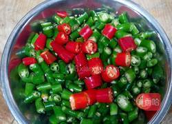 蘑菇炒小鸡的做法图解2