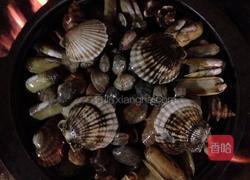 石锅海鲜。海鲜大聚会的做法图解2