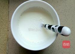 抹茶牛奶鸡蛋羹的做法图解1