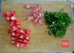 尖椒西红柿汤面的做法图解1