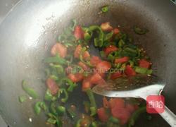 尖椒西红柿汤面的做法图解4