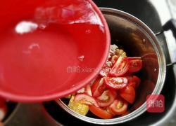 蕃茄玉米排骨汤的做法图解5