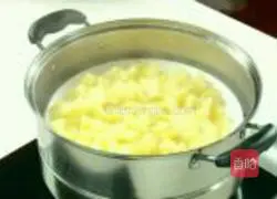 Illustration of how to make happy mashed potatoes 2