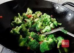 番茄炒西兰花的做法图解7