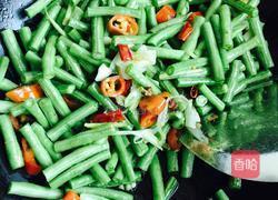 干煸蒜香豆角的做法图解5