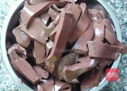 猪血炒豆腐的做法图解2