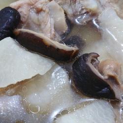 香菇萝卜排骨汤的做法[图]