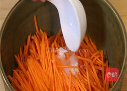 凉拌胡萝卜丝的做法图解3