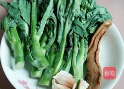蒜蓉芥蓝炒萝卜干的做法图解1