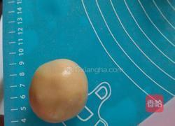 广式莲蓉月饼的做法图解3