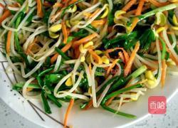 营养三色菜（豆芽、胡萝卜炒韭菜）的做法图解5