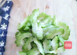 黑椒牛肉烩凉瓜的做法图解2