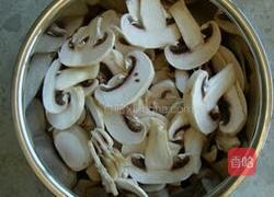 奶油蘑菇汤的做法图解1