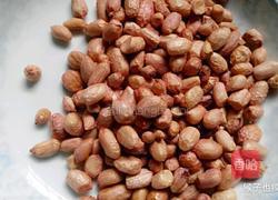 莲藕花生骨头汤的做法图解2