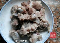 莲藕花生骨头汤的做法图解3