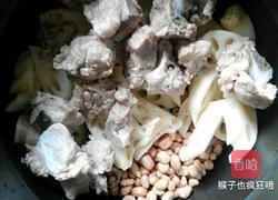 莲藕花生骨头汤的做法图解4
