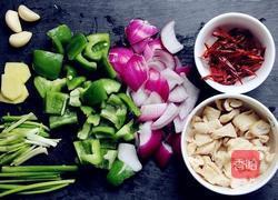 干煸肥肠的做法图解1