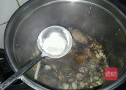 猪骨祛湿汤的做法图解5