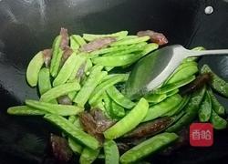腊肠炒荷兰豆的做法图解4