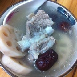 莲藕排骨汤的做法[图]