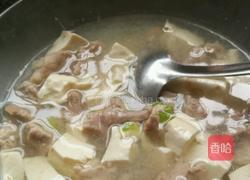 豆腐肉片汤的做法图解1