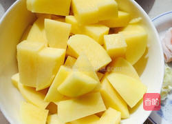 咖喱土豆鸡肉的做法图解2