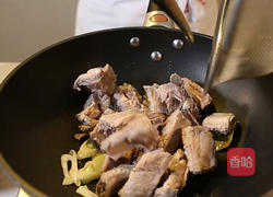 莲藕炖排骨的做法图解7