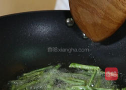 豆角炒仔鸡的做法图解3