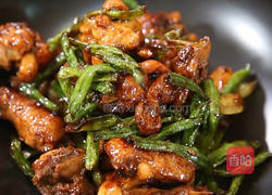 豆角炒仔鸡的做法图解6