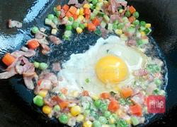 培根蛋炒饭的做法图解3
